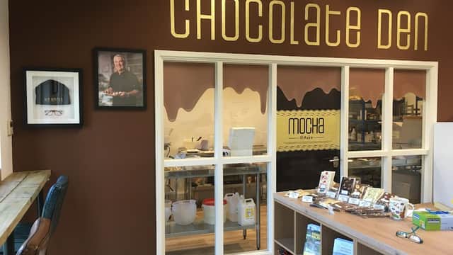 Cafe Mocha, Aske in richmond