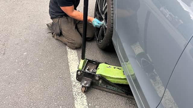 Psm Tyres and repairs Centre - Garages in brighouse