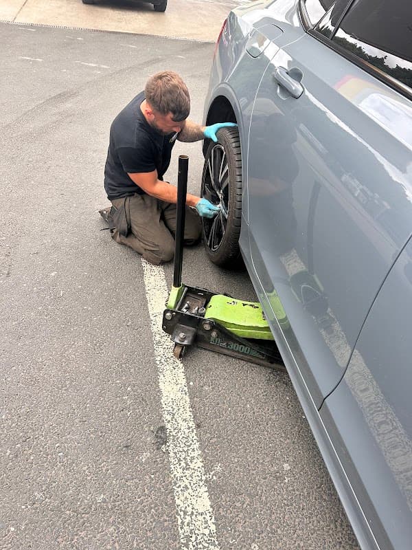 Psm Tyres and repairs Centre