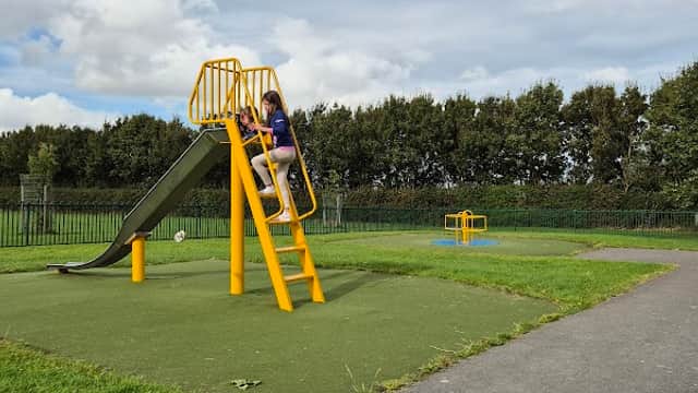 Harlow Hill Recreation Ground - Playgrounds in harrogate