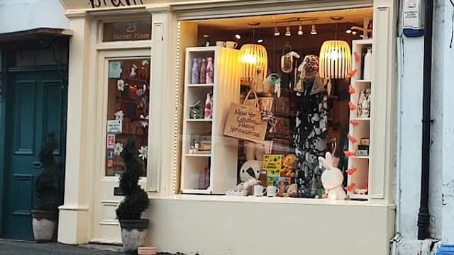 PLUM TRADING LTD - Gift Shops in malton