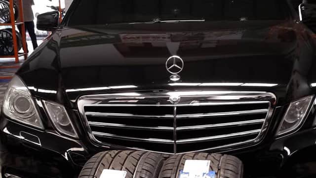 CARR TYRES - Garages in guiseley