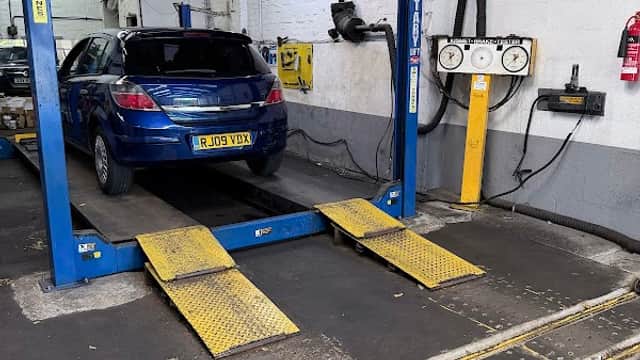 Surefix Mot & Car Servicing Centre - Garages in huddersfield