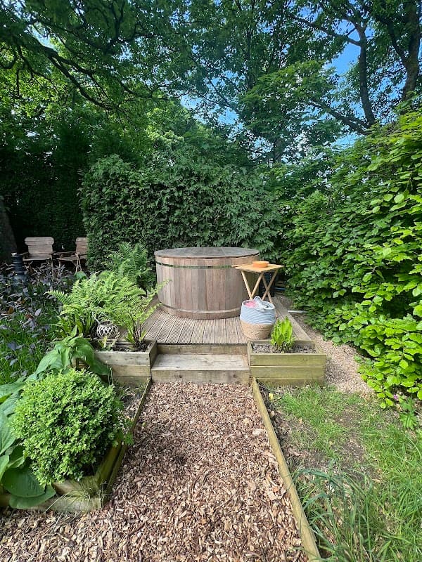 CROSS FARM RETREAT LTD