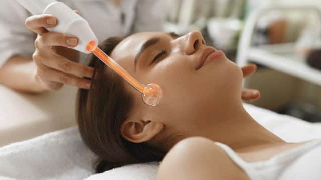 Shine Bright - Mobile Beautician - Beauty Salons in bradley