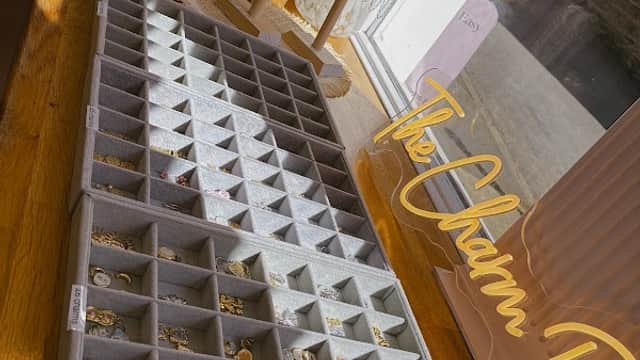 Daisy Mae - Jewellers in holme valley