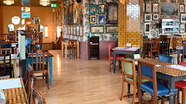 Dining at Ponto Lounge in hull