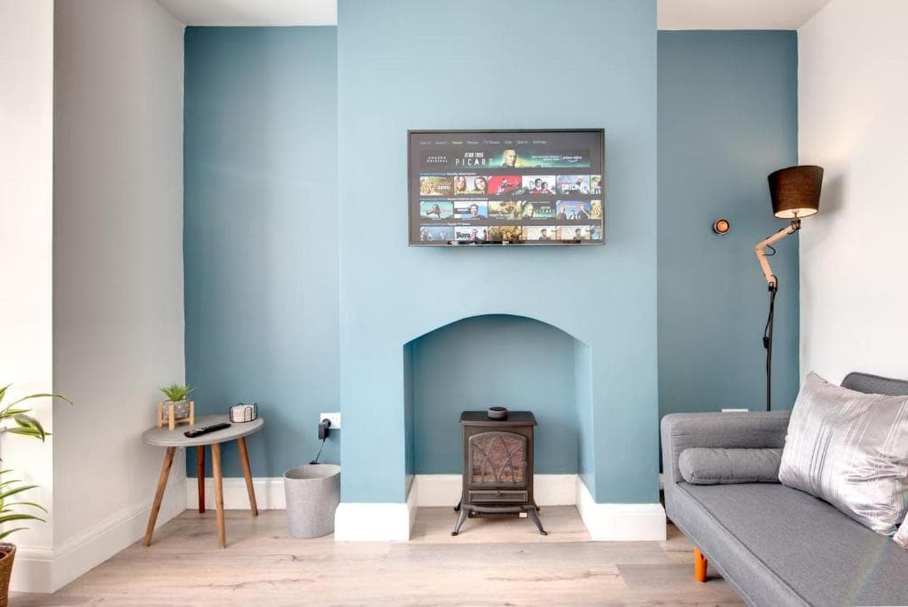 Cosy home from home -FreeParking-Close amenities