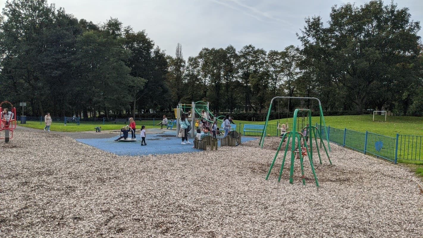 Crow Nest Park Playground