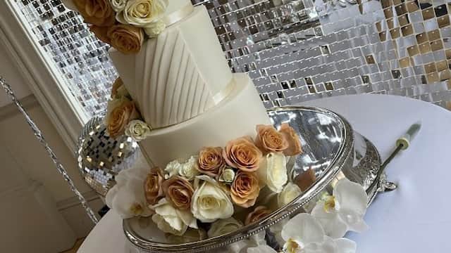 Wedding Cakes By Alana - Bakers in greenhill