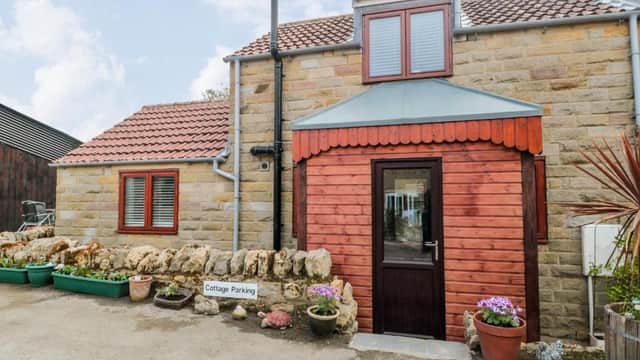Accommodation at Farm Yard Cottage in wilton