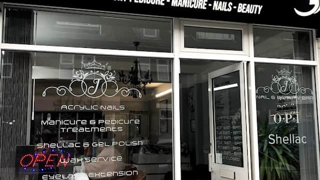 Decisions Hair & Beauty - Hair Salons in goole