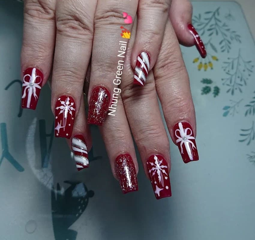 Nhung Green Nail