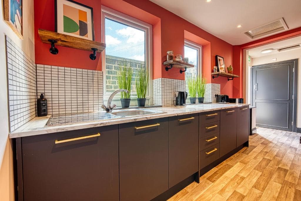 NEW! Unique Keighley Rooms - Perfect for Business