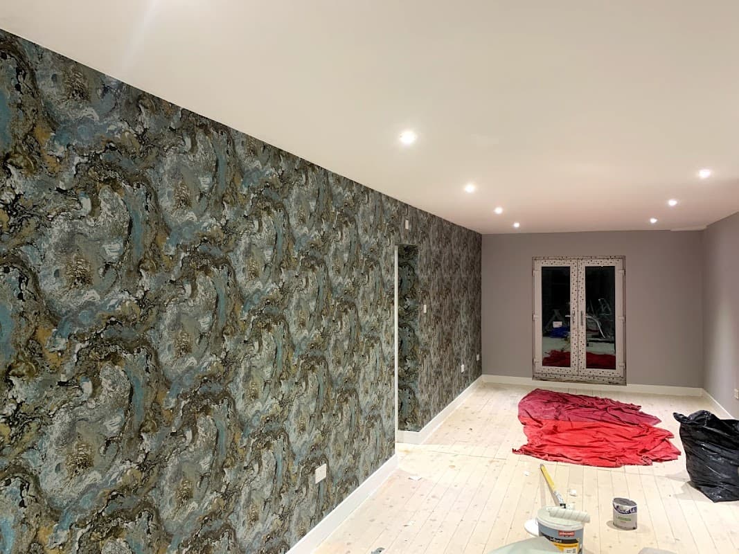 T S Decorators