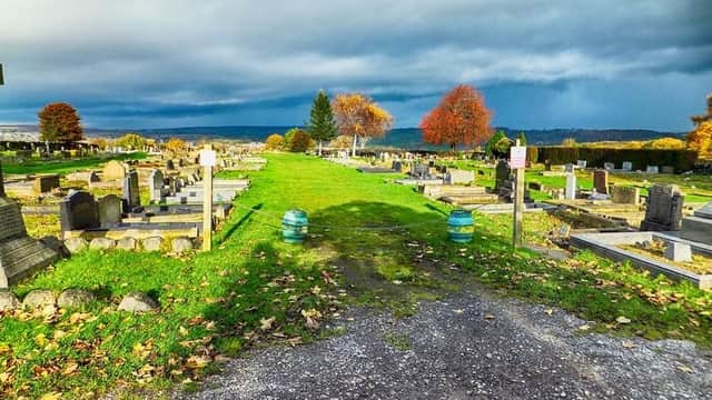 Idle Upper Chapel Cemetery - Cemeteries in bradford