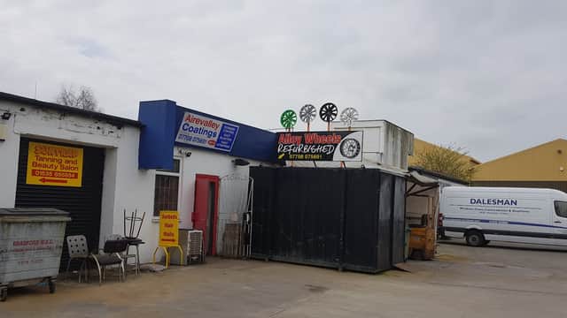 Airevalley Coatings - Garages in silsden