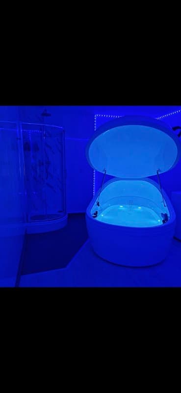 Recovery Float, Float spa. Float tanks. Massage. Sauna. Ice bath.