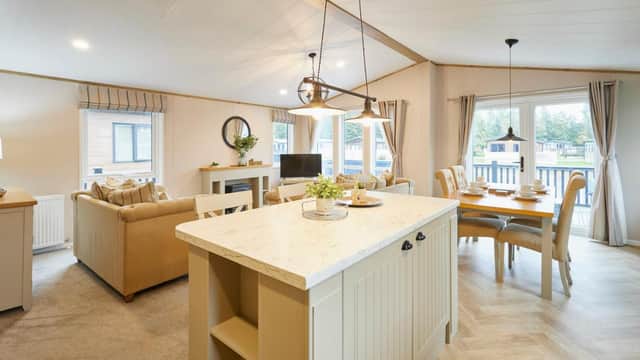 Luna Lodge with Hot Tub, York, Yorkshire
