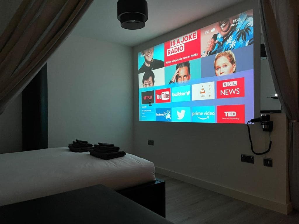 NEW Luxury NYC Style Loft with Cinema Room
