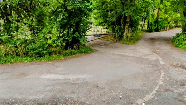 New Adel lane entrance to lawnswood cemetery - Cemeteries in horsforth