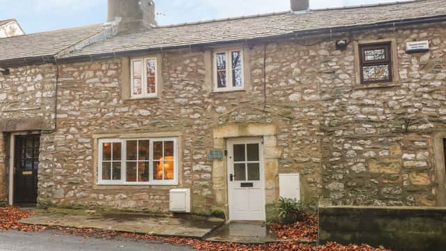 Accommodation at 2 Storrs Cottages in ingleton