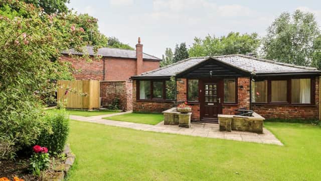 Accommodation at Claire Cottage in selby