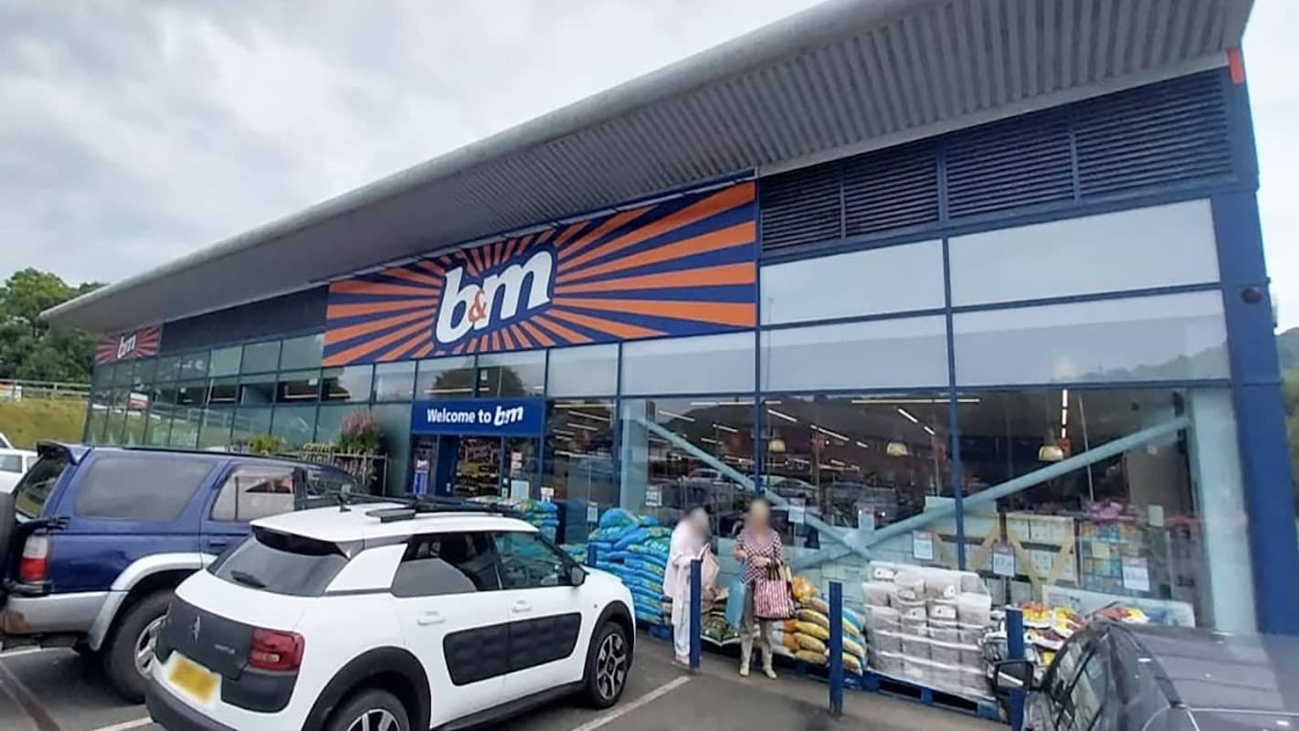 B&M Store