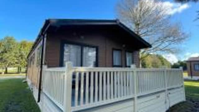 Accommodation at Oakwood Lodge with Hot Tub in allerthorpe