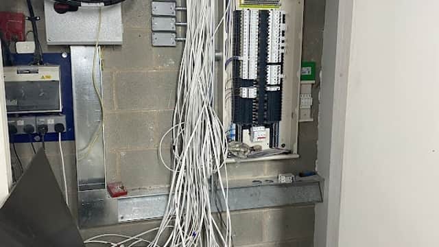 LRT Electrical Ltd - Electricians in wakefield