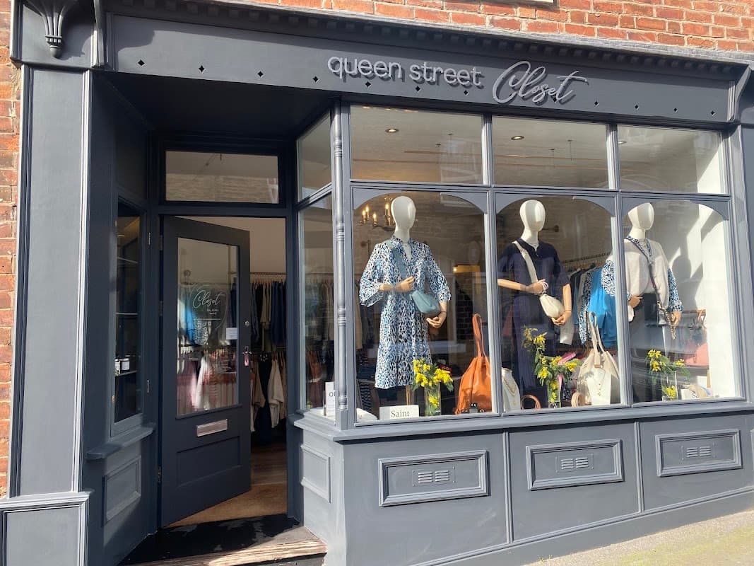 Queen Street Closet