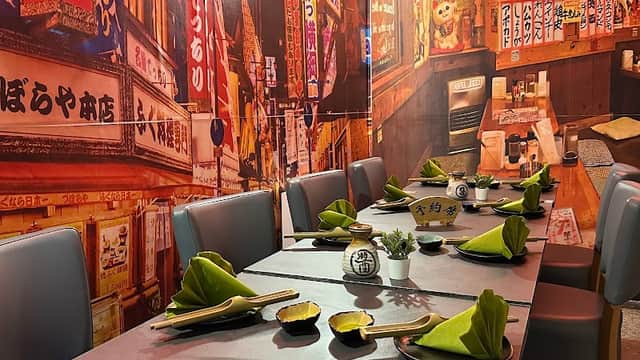 Dining at 龍門客棧Golden Dragon Restaurant in heeley
