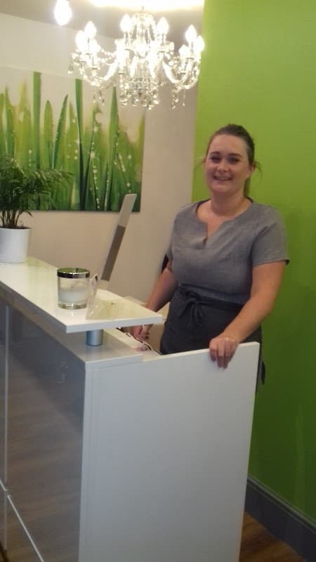 Nail & Beauty Bar