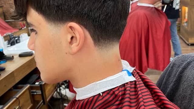 Zacks Barber - Barbers in manor