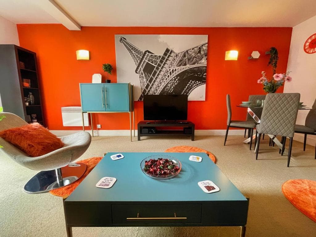 Modern and Central 1-Bedroom Apartment
