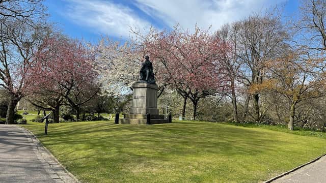 Ebenezer Elliott Statue - Monuments in sheffield