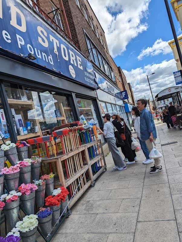 Super Pound Store