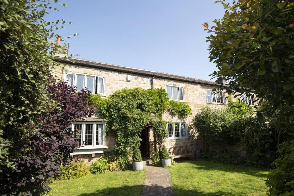 Bumble Bee Cottage - Luxury Countryside Cottage
