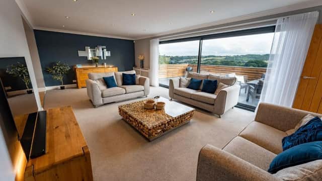 Accommodation at Luxury 4 Bedroom Home with Panoramic Views in thornhill