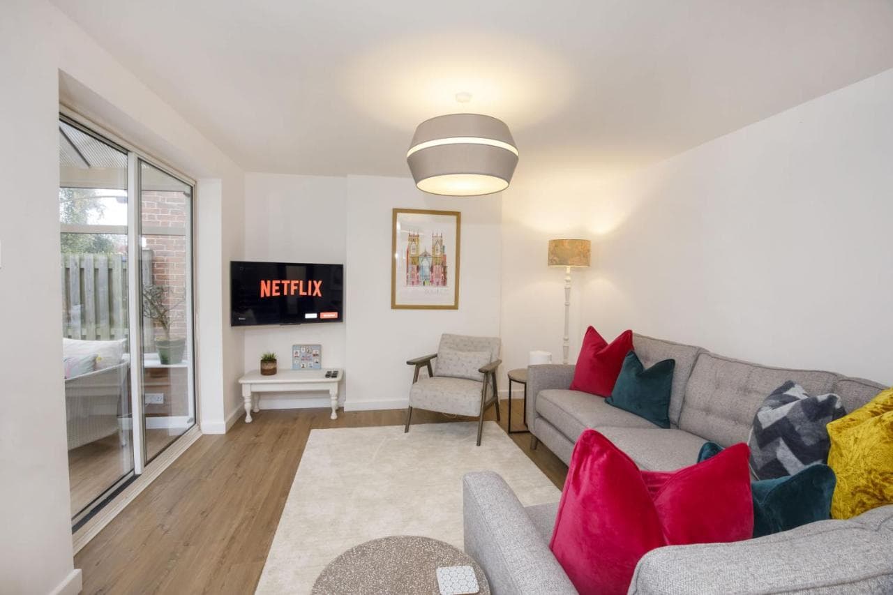The Willows with Free Parking for 2 Cars, York, Yorkshire