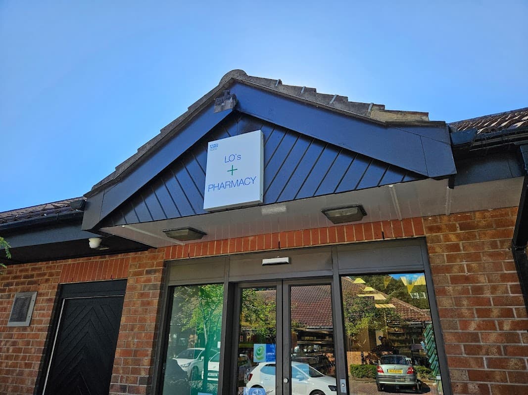 Lo's Pharmacy