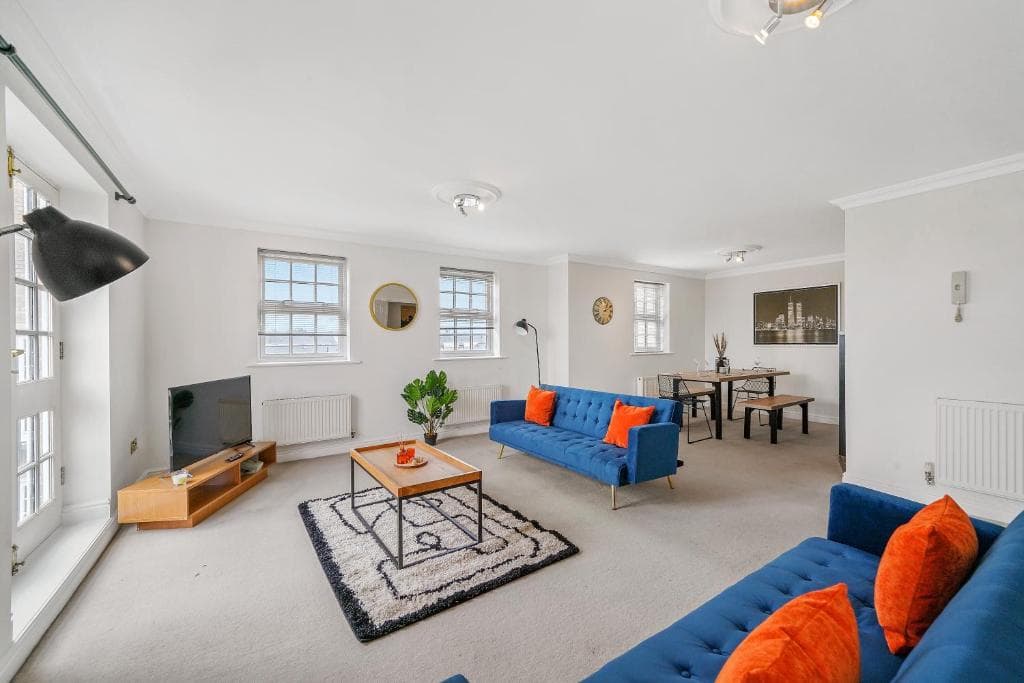 Large Duplex Penthouse in Central York - Parking