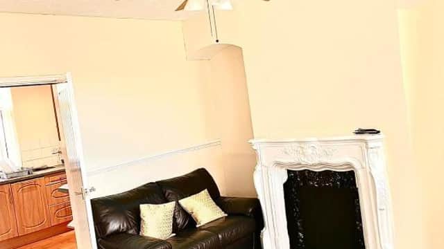 Accommodation at Pollard Crescent - Very Spacious 3 bed in longley