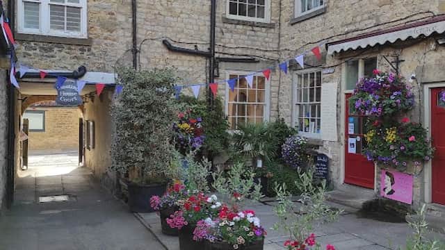 The Tutsy Rooms - Beauty Salons in helmsley