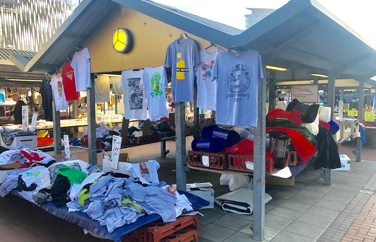 David's bargain stall