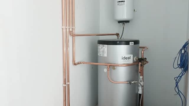 P&w plumbing and tiling - Plumbers in exley