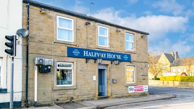 Accommodation at The Halfway House Inn Morley in batley