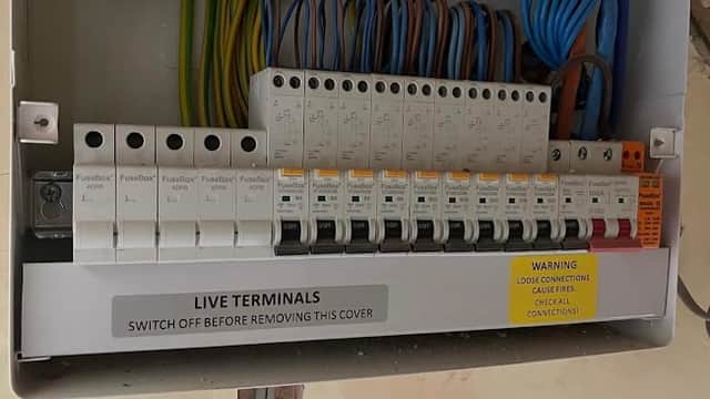 KL Electrical (Yorkshire) LTD - Electricians in castleford