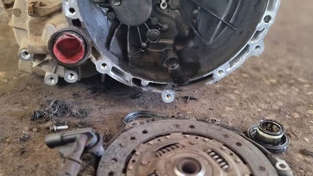 Motor Vehicle Repairs & Recovery - Garages in scarborough
