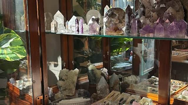 LottiesLittleShop - Jewellers in richmond